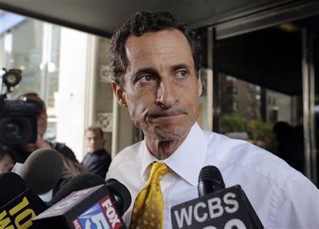 ANTHONY WEINER INVOLVED IN MINOR CAR CRASH IN NYC