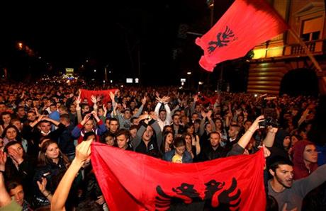 Albanians back refusal to dismantle Syrian weapons