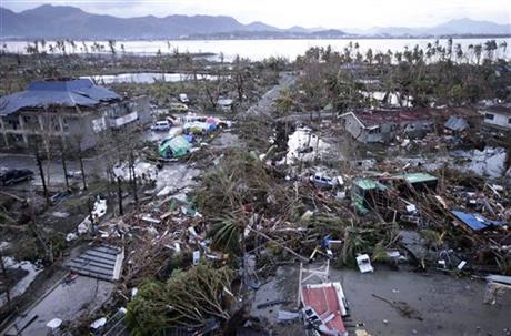 Over 100 dead as typhoon slams central Philippines