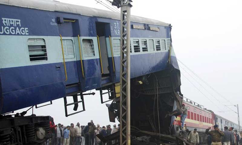 Train runs over and kills 8 in southern India