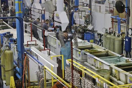 US manufacturing expands at best pace in 2 ½ years