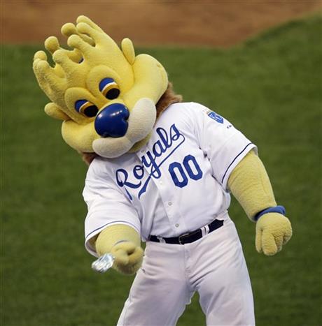 Fan injured by hot dog suing Kan. City Royals