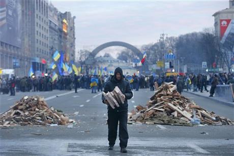 KIEV PROTESTS CONTINUE, RESOLUTION ELUSIVE
