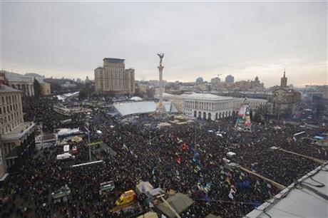 UKRAINIAN OPPOSITION PRESSES WITH MASSIVE RALLY