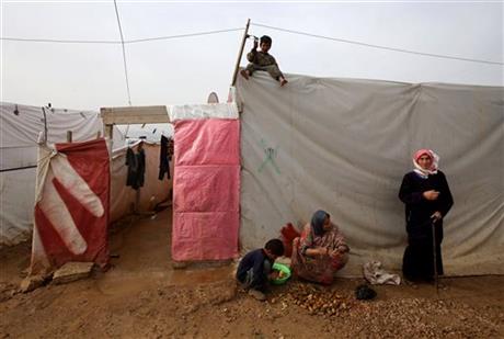 UN resumes food aid for Syrian refugees