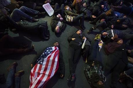 Protesters of chokehold death rally around nation