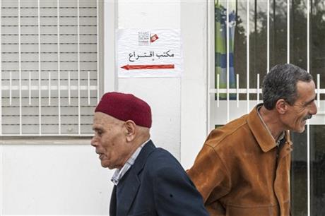 Tunisians votes in historic presidential runoff