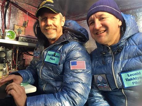 Pilots in helium-filled balloon land safely in Mexico