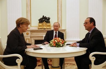 Merkel, Obama, try to bridge differences on arms to Ukraine