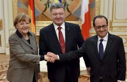 French, German leaders push new peace plan for east Ukraine