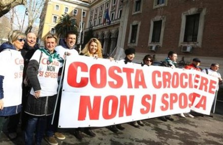 After shipwreck, concerns Costa wants to cut Italy ties