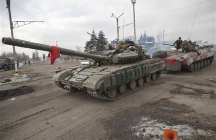As ravaged Ukraine town regains peace, fear of war remains