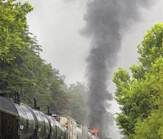 Train derailment, fire prompts evacuation in Tennessee