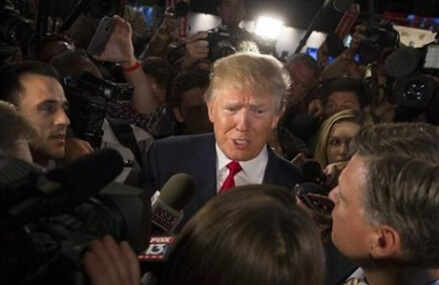 Trump resumes battle with rivals, Fox debate moderator