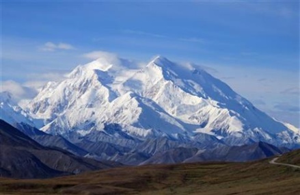 Alaska-bound, Obama makes waves by renaming Mount McKinley