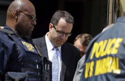 Prosecutor: Ex-Subway pitchman paid kids for sex on NY trips