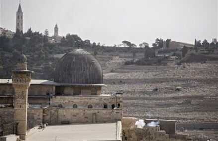 Jordan king warns Israel over Jerusalem holy site violence