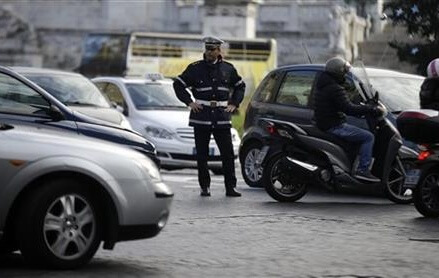 Choking on smog, Rome and Milan issue no-car day edicts