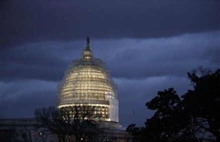 AP Poll: Public doubts Washington’s problem-solving ability