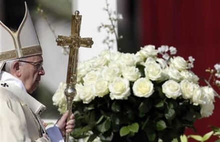 Pope at Easter recalls victims of ‘blind, brutal terrorism’