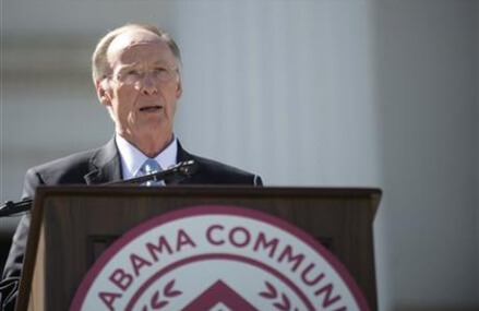 Alabama lawmaker moves forward with plan to impeach governor