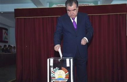 Tajikistan vote on allowing president to rule for life
