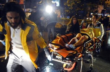 Suspect in Istanbul club attack who killed 39 still at large